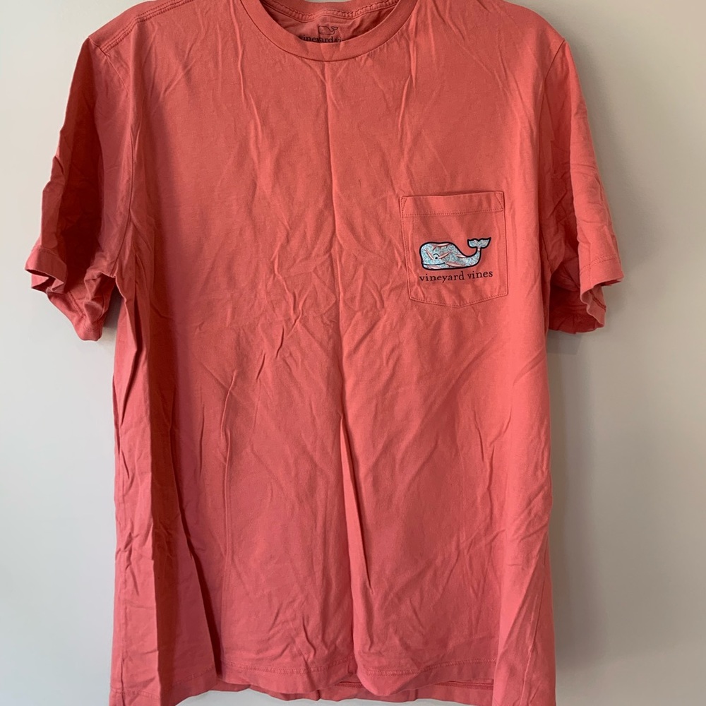 Hot pink vineyard vines t shirt